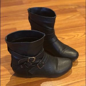 Wild Diva Lounge black boots
